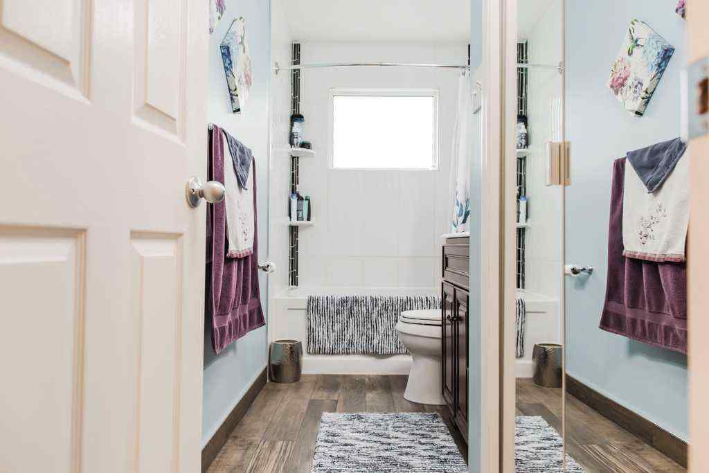 MLS® A2259493 - 9905 70 Avenue  in South Patterson Place Grande Prairie, Residential
