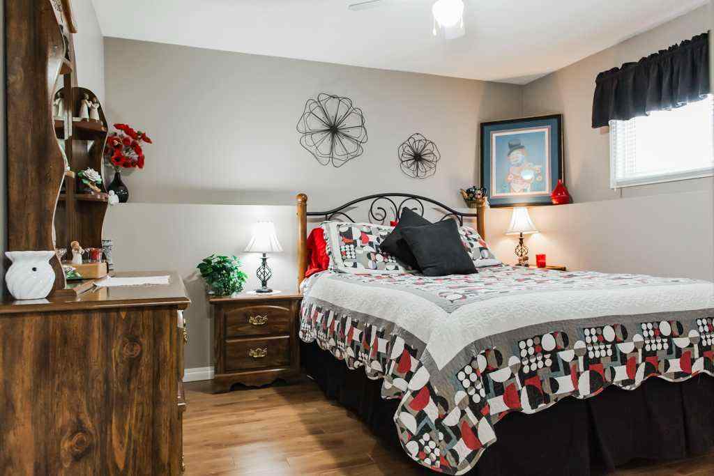 MLS® A2259493 - 9905 70 Avenue  in South Patterson Place Grande Prairie, Residential