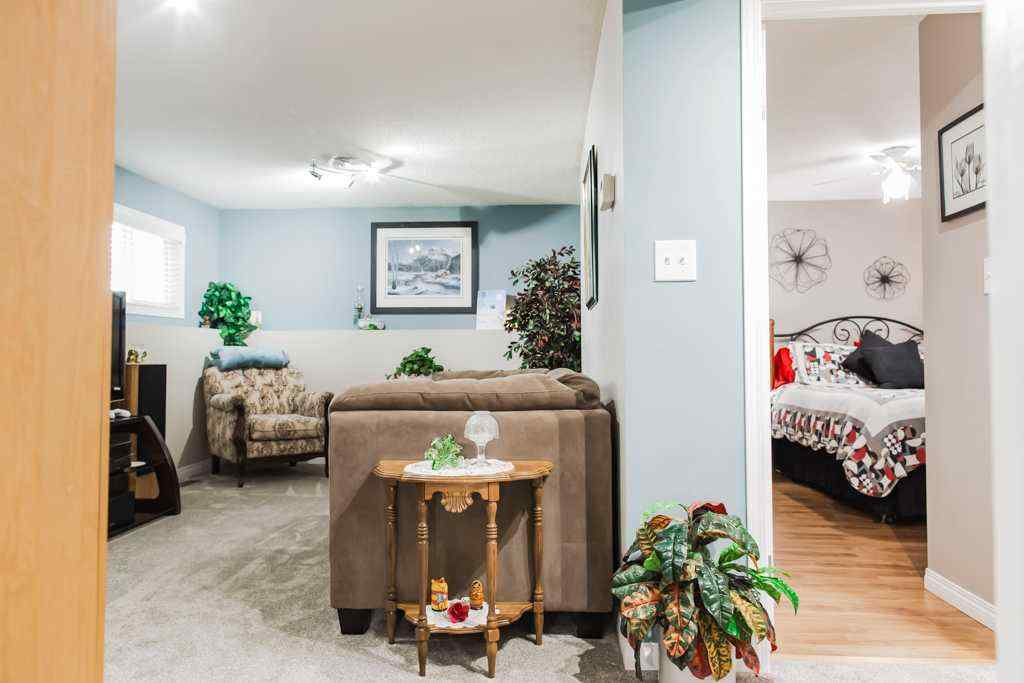 MLS® A2259493 - 9905 70 Avenue  in South Patterson Place Grande Prairie, Residential