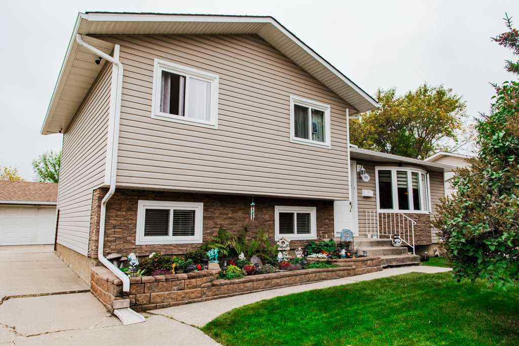MLS® A2259493 - 9905 70 Avenue  in South Patterson Place Grande Prairie, Residential