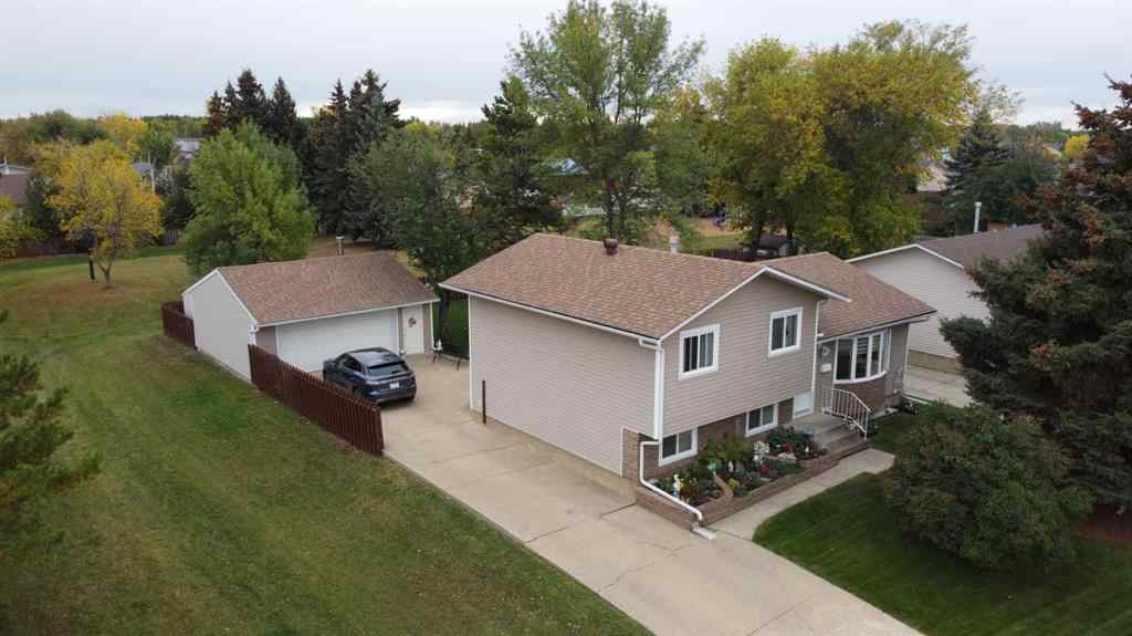 MLS® A2259493 - 9905 70 Avenue  in South Patterson Place Grande Prairie, Residential