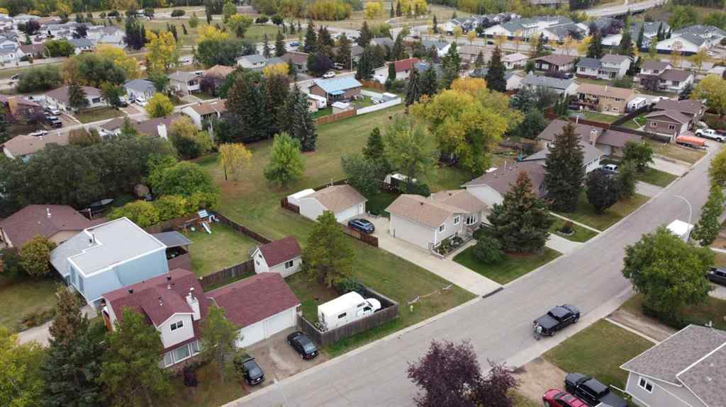 MLS® A2259493 - 9905 70 Avenue  in South Patterson Place Grande Prairie, Residential