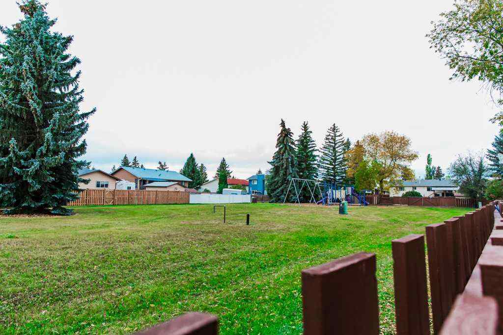 MLS® A2259493 - 9905 70 Avenue  in South Patterson Place Grande Prairie, Residential