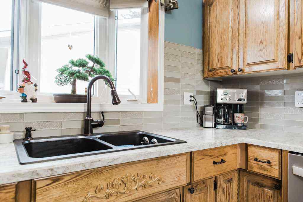 MLS® A2259493 - 9905 70 Avenue  in South Patterson Place Grande Prairie, Residential