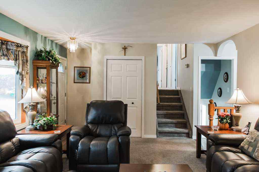 MLS® A2259493 - 9905 70 Avenue  in South Patterson Place Grande Prairie, Residential