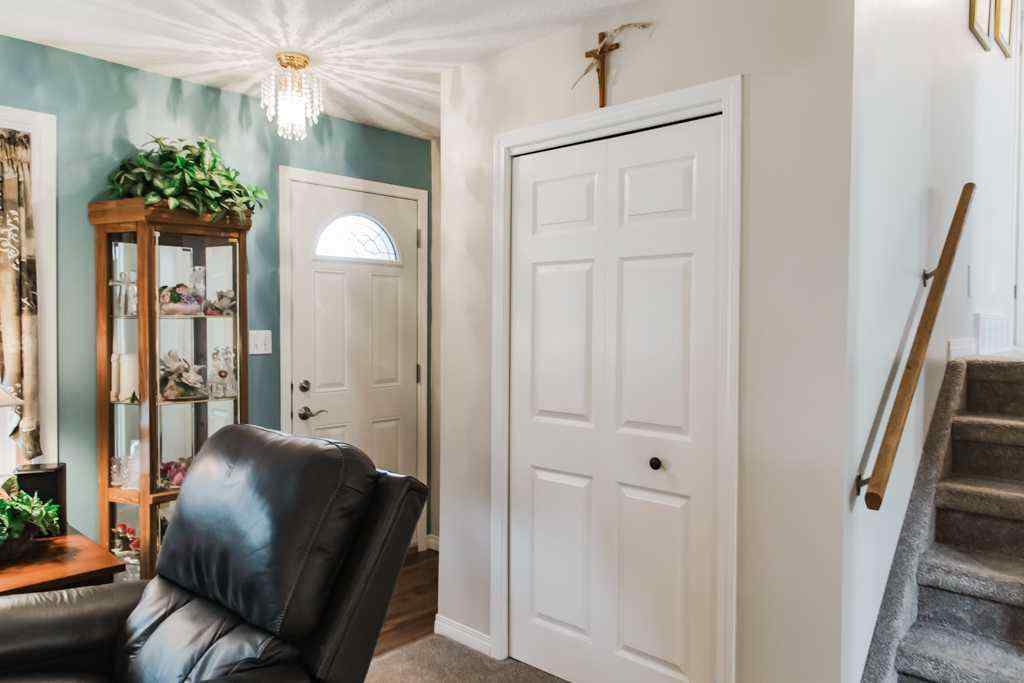 MLS® A2259493 - 9905 70 Avenue  in South Patterson Place Grande Prairie, Residential