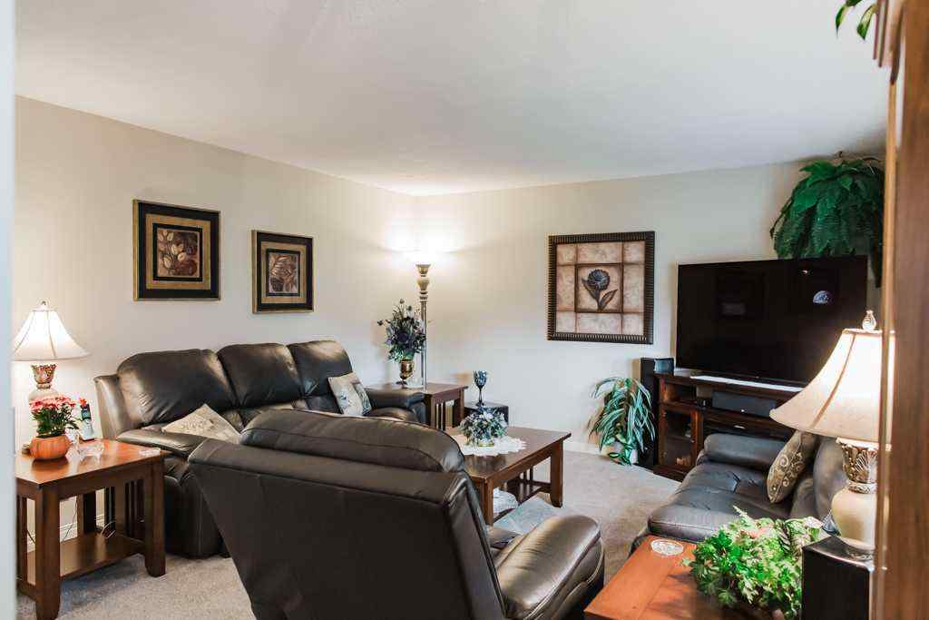 MLS® A2259493 - 9905 70 Avenue  in South Patterson Place Grande Prairie, Residential