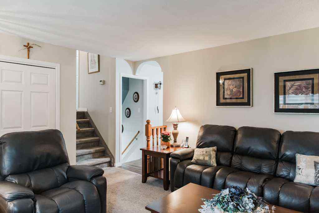 MLS® A2259493 - 9905 70 Avenue  in South Patterson Place Grande Prairie, Residential