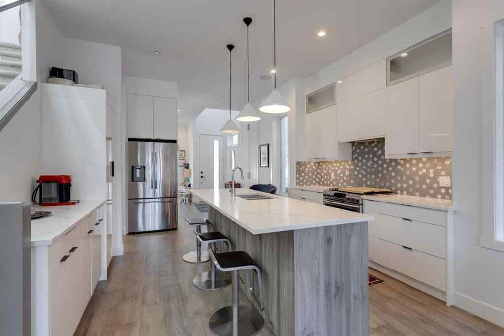 MLS® A2259496 - 1831 30 Avenue SW in South Calgary Calgary, Residential