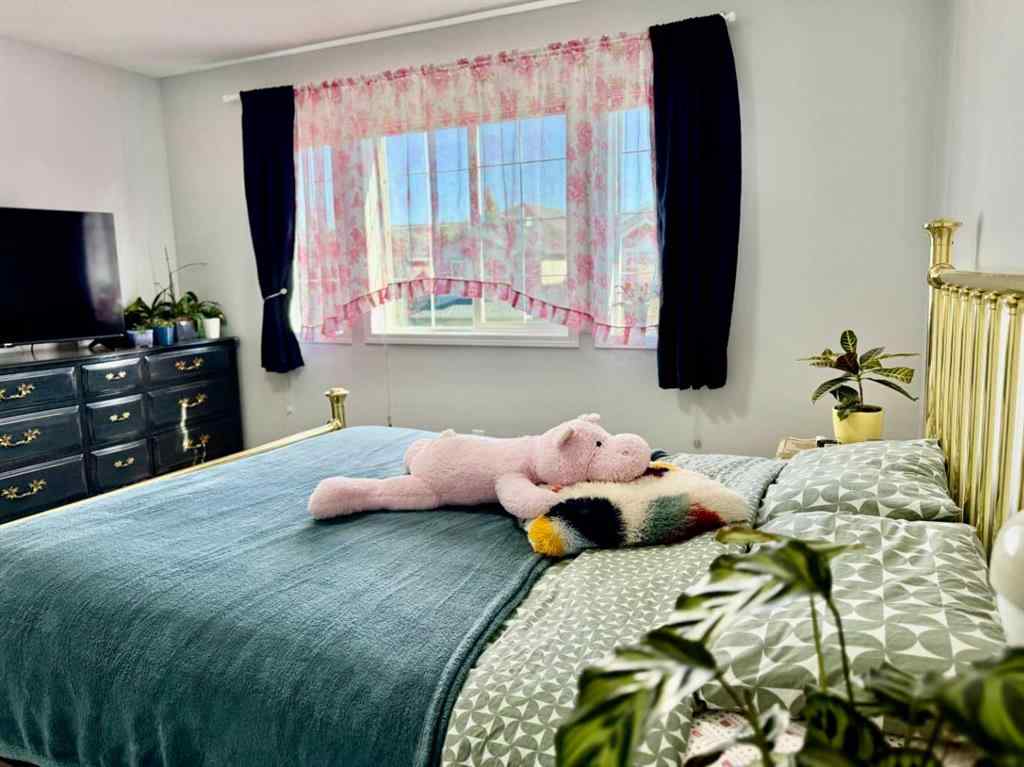 MLS® A2259506 - 43 Bridlecrest Road SW in Bridlewood Calgary, Residential