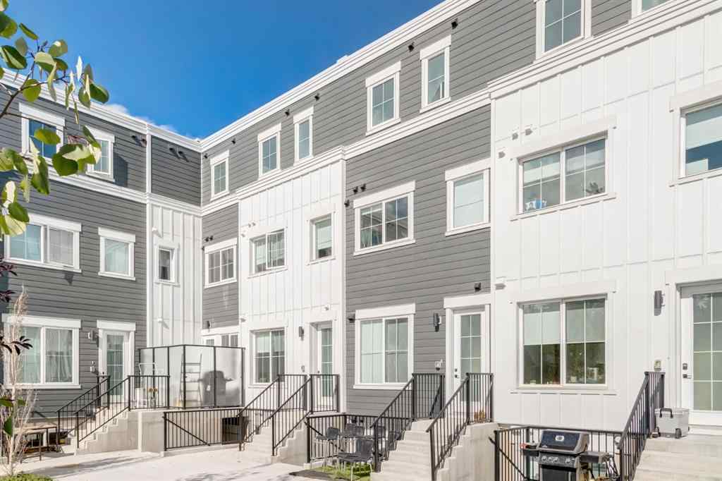 MLS® A2259507 - 1651 8 Avenue NW in Hillhurst Calgary, Commercial