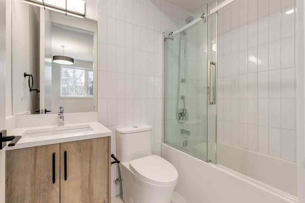 MLS® A2259507 - 1651 8 Avenue NW in Hillhurst Calgary, Commercial