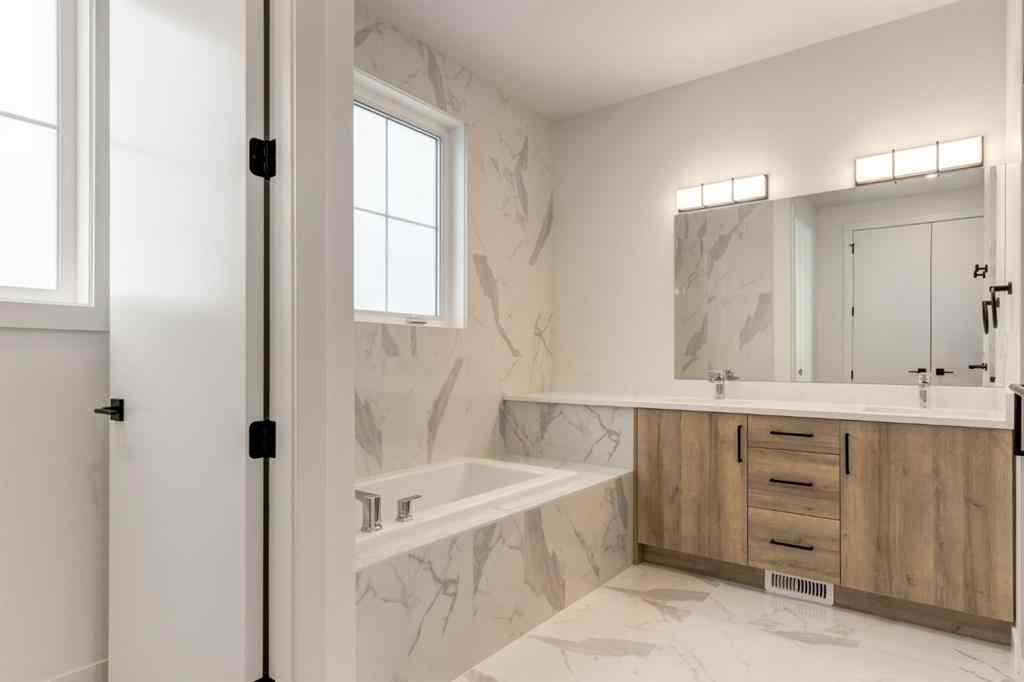 MLS® A2259507 - 1651 8 Avenue NW in Hillhurst Calgary, Commercial