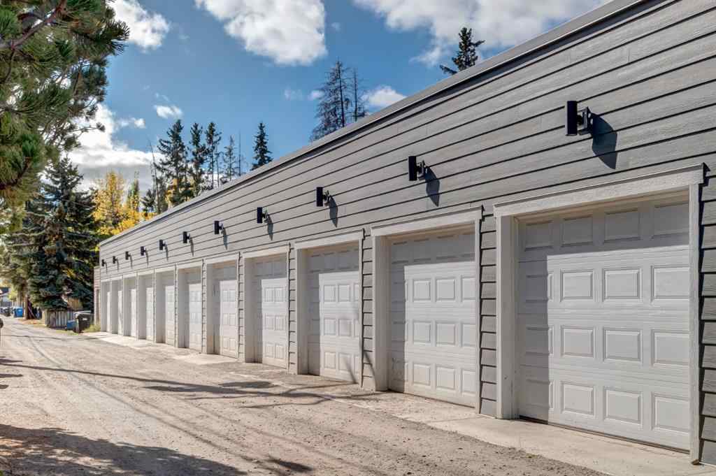 MLS® A2259507 - 1651 8 Avenue NW in Hillhurst Calgary, Commercial