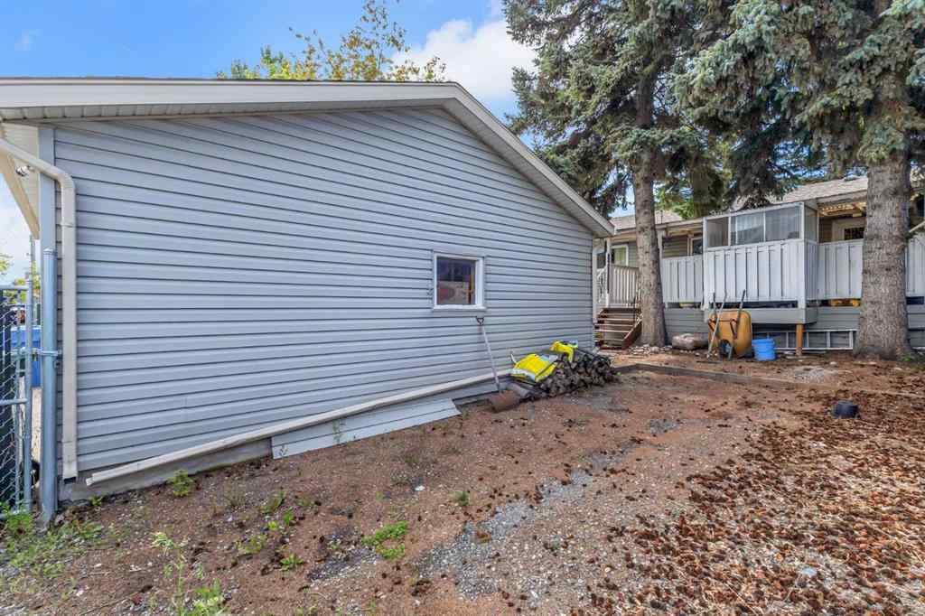 MLS® A2259512 - 3335 Doverview Road SE in Dover Calgary, Residential