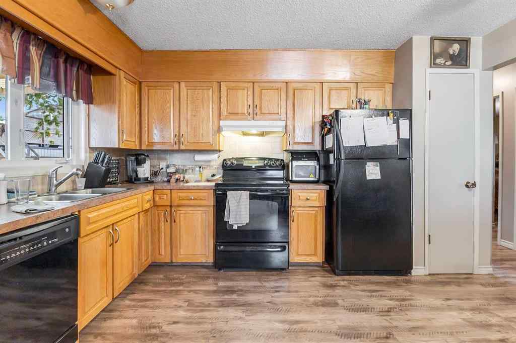 MLS® A2259512 - 3335 Doverview Road SE in Dover Calgary, Residential