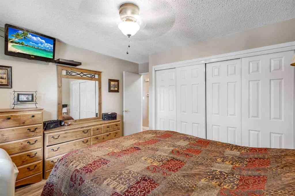 MLS® A2259512 - 3335 Doverview Road SE in Dover Calgary, Residential