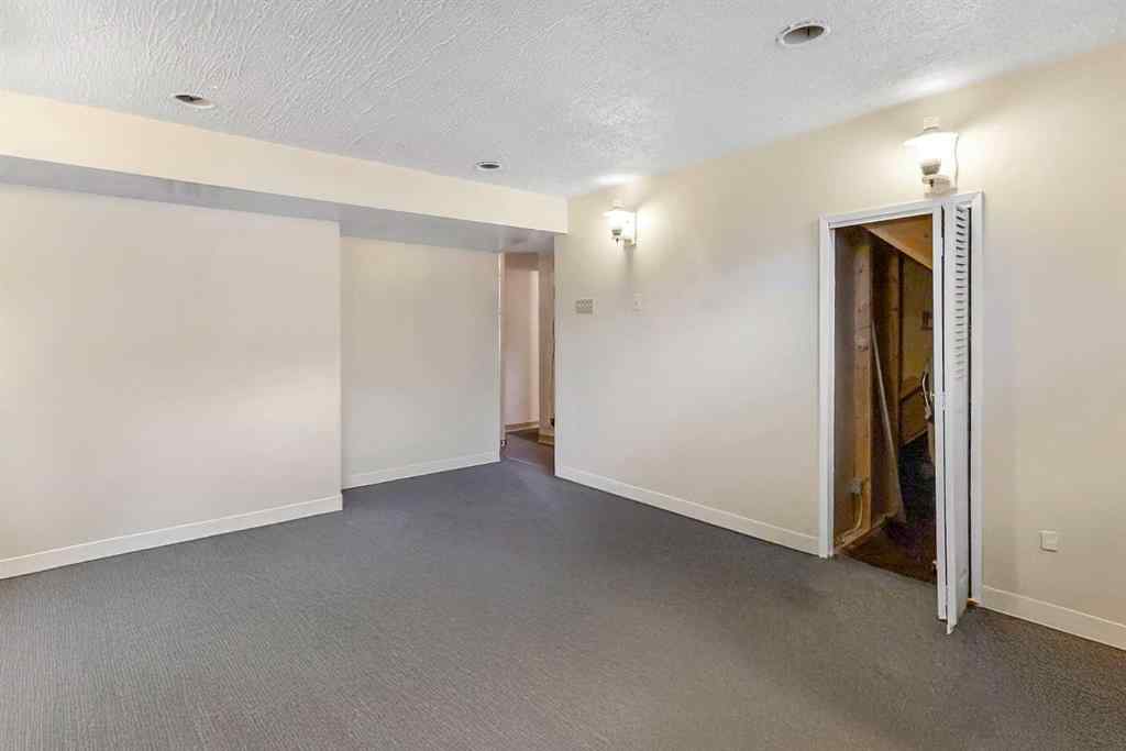 MLS® A2259512 - 3335 Doverview Road SE in Dover Calgary, Residential