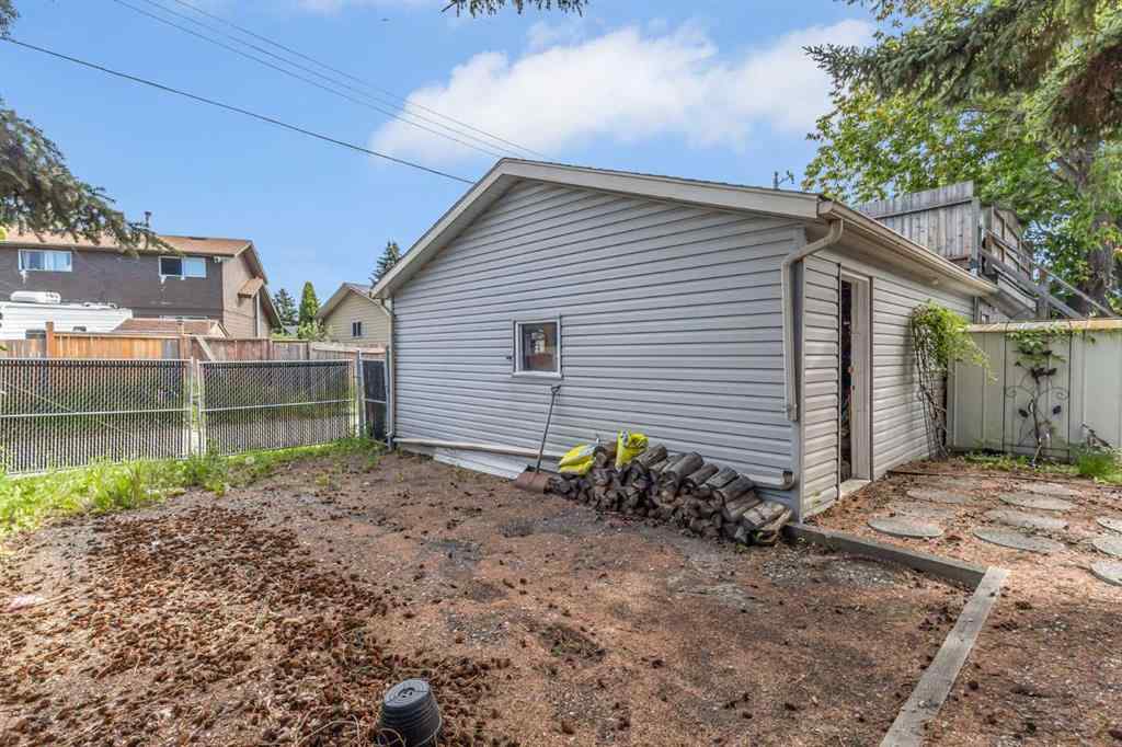 MLS® A2259512 - 3335 Doverview Road SE in Dover Calgary, Residential