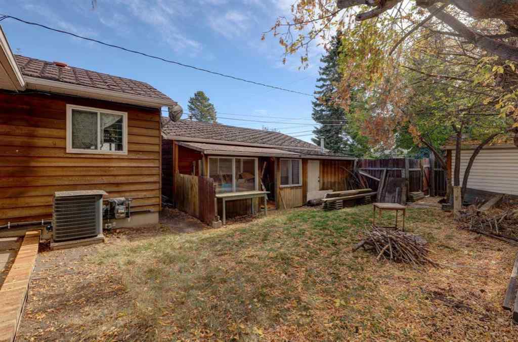 MLS® A2259528 - 8127 43 Avenue NW in Bowness Calgary, Residential