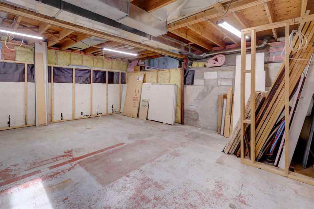 MLS® A2259528 - 8127 43 Avenue NW in Bowness Calgary, Residential