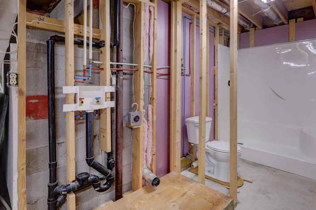 MLS® A2259528 - 8127 43 Avenue NW in Bowness Calgary, Residential