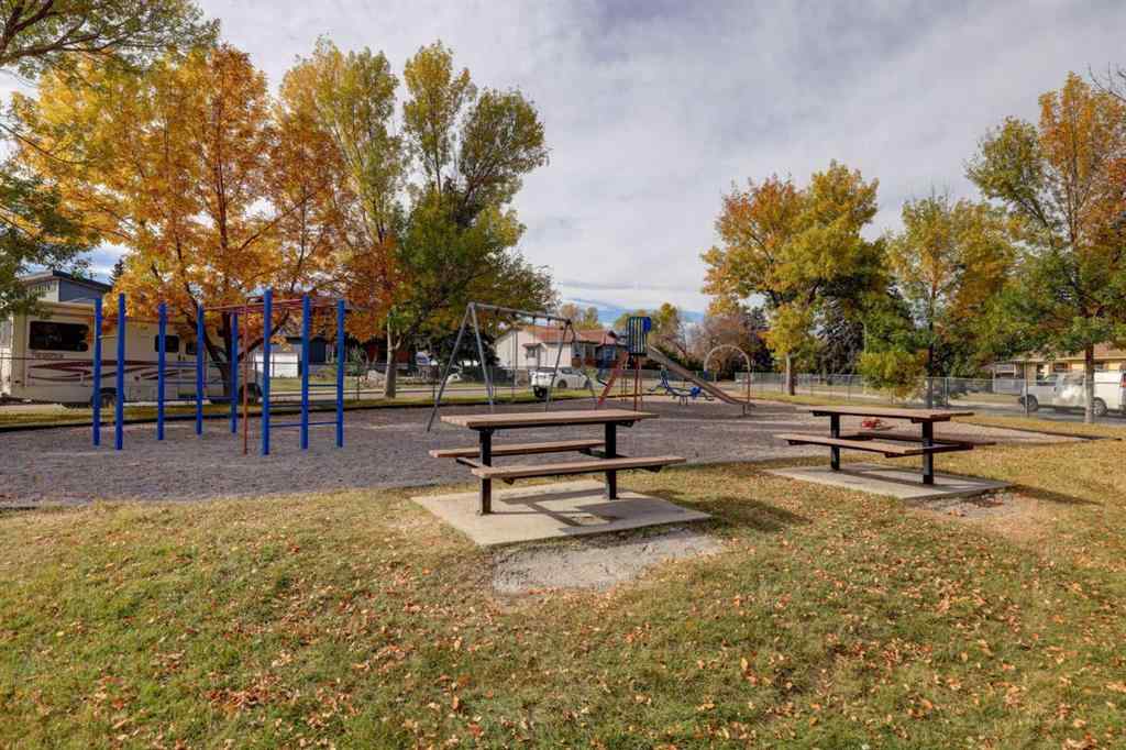 MLS® A2259528 - 8127 43 Avenue NW in Bowness Calgary, Residential