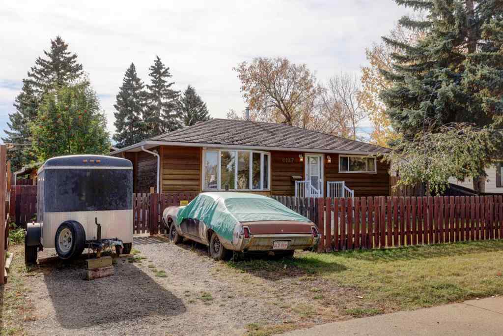 MLS® A2259528 - 8127 43 Avenue NW in Bowness Calgary, Residential