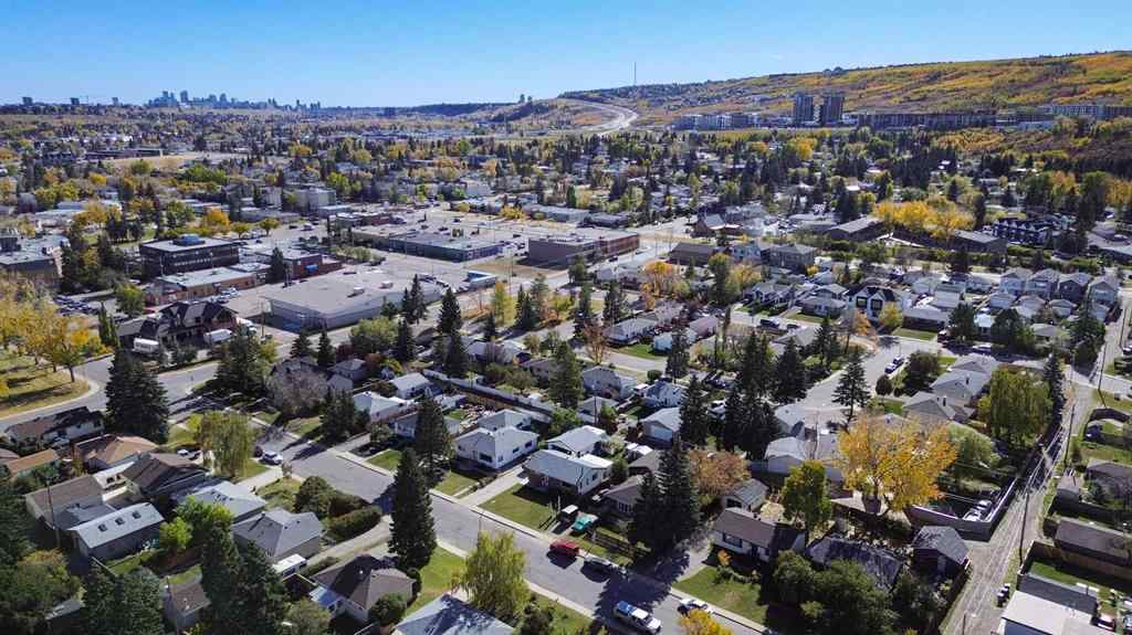 MLS® A2259528 - 8127 43 Avenue NW in Bowness Calgary, Residential