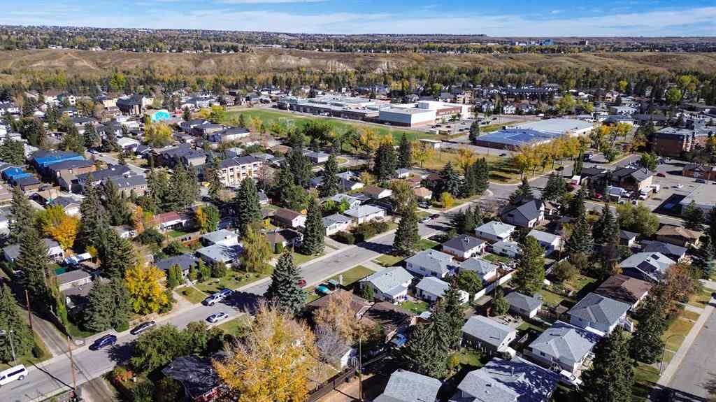 MLS® A2259528 - 8127 43 Avenue NW in Bowness Calgary, Residential