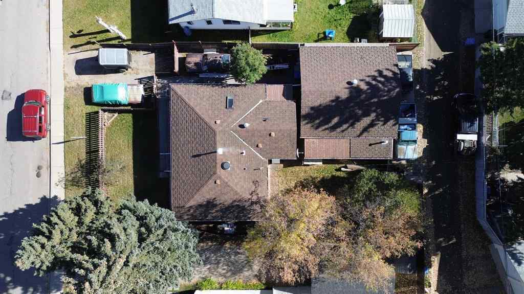 MLS® A2259528 - 8127 43 Avenue NW in Bowness Calgary, Residential