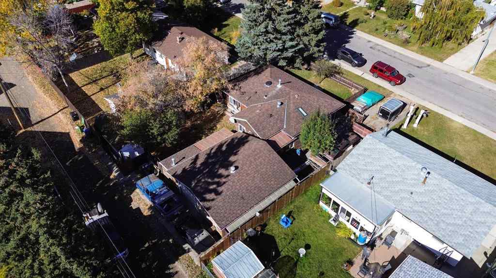 MLS® A2259528 - 8127 43 Avenue NW in Bowness Calgary, Residential