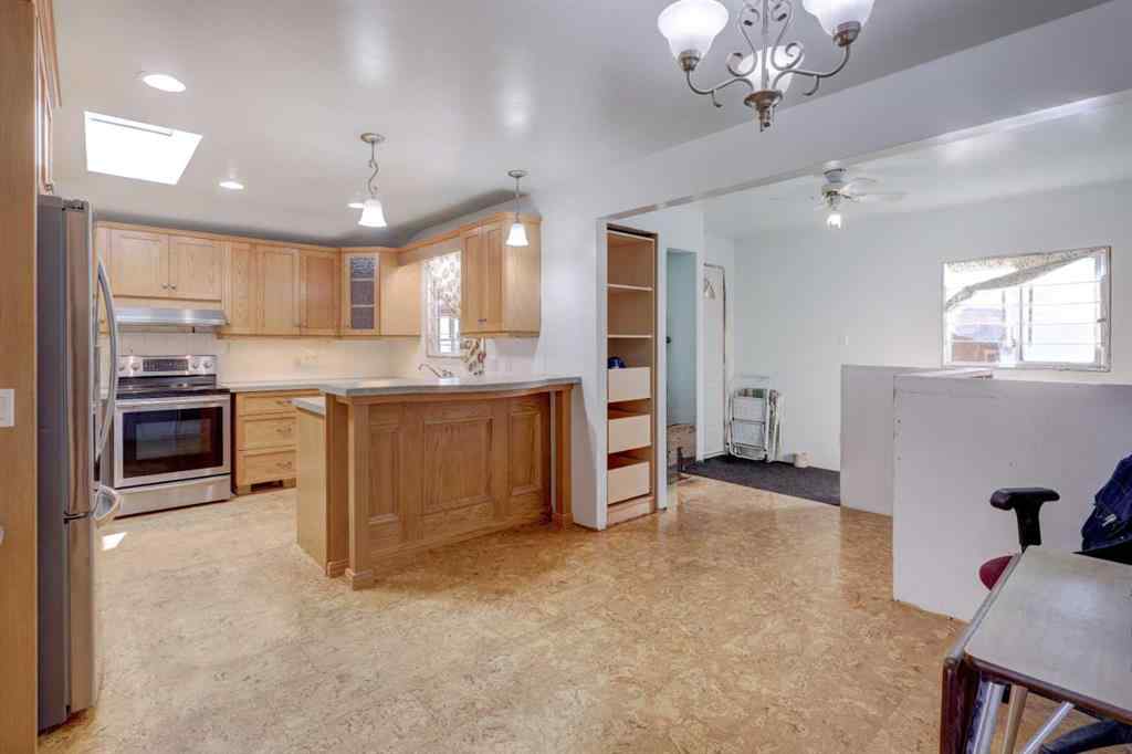 MLS® A2259528 - 8127 43 Avenue NW in Bowness Calgary, Residential