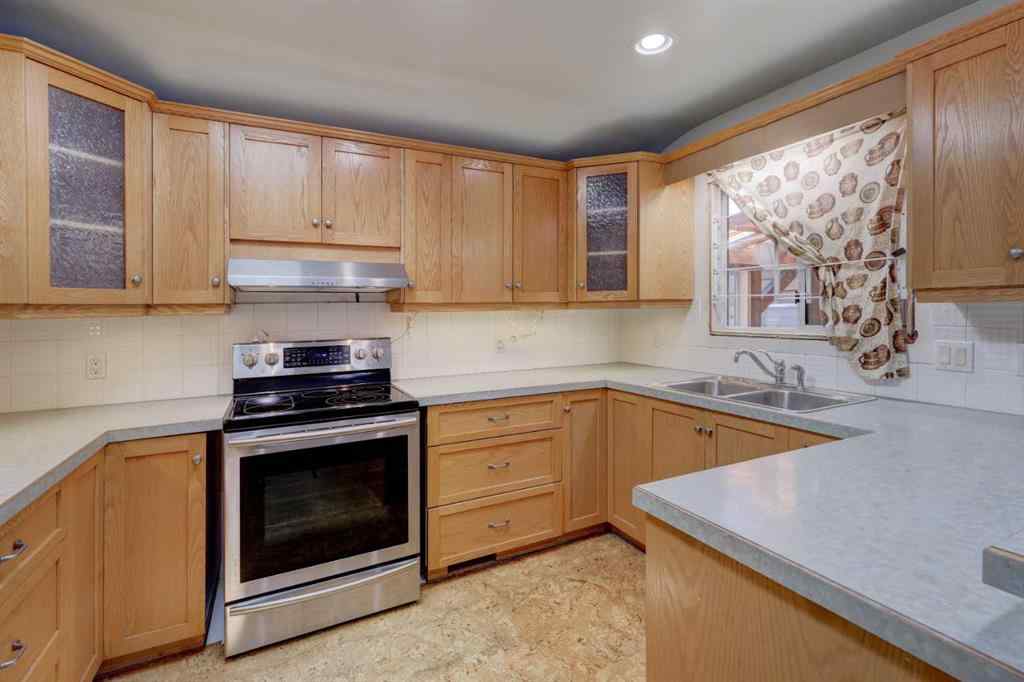 MLS® A2259528 - 8127 43 Avenue NW in Bowness Calgary, Residential