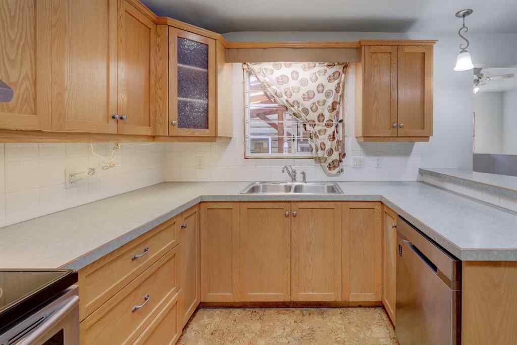 MLS® A2259528 - 8127 43 Avenue NW in Bowness Calgary, Residential