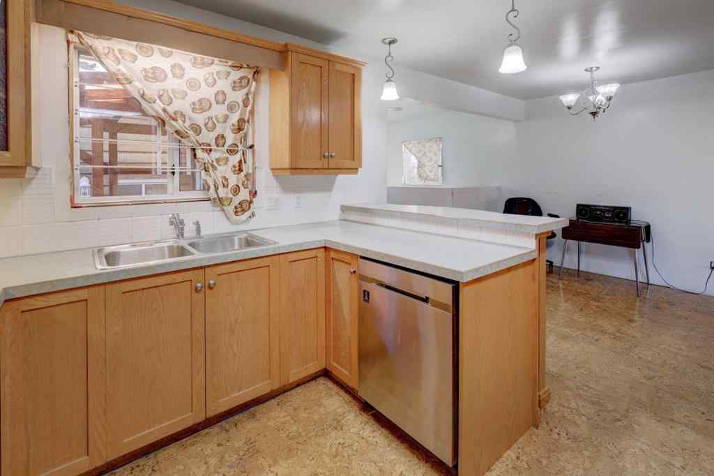 MLS® A2259528 - 8127 43 Avenue NW in Bowness Calgary, Residential