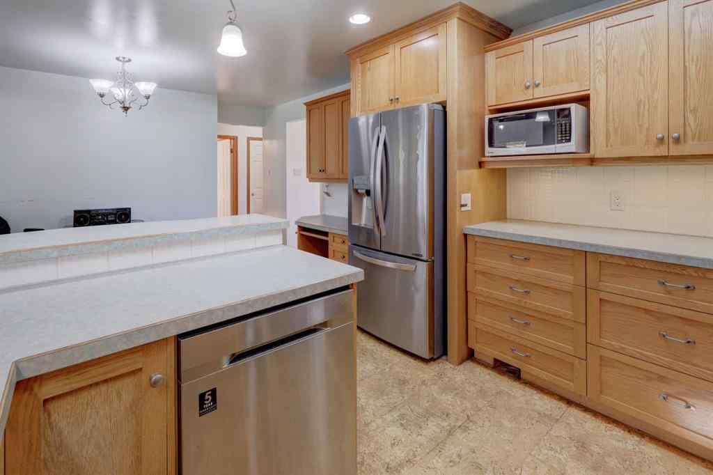 MLS® A2259528 - 8127 43 Avenue NW in Bowness Calgary, Residential