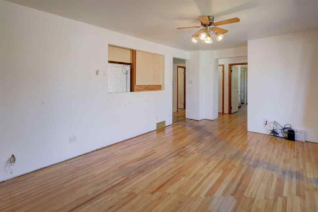 MLS® A2259528 - 8127 43 Avenue NW in Bowness Calgary, Residential