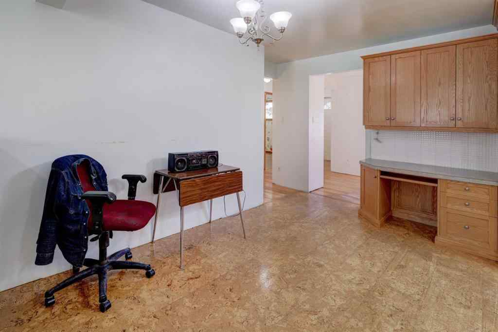 MLS® A2259528 - 8127 43 Avenue NW in Bowness Calgary, Residential