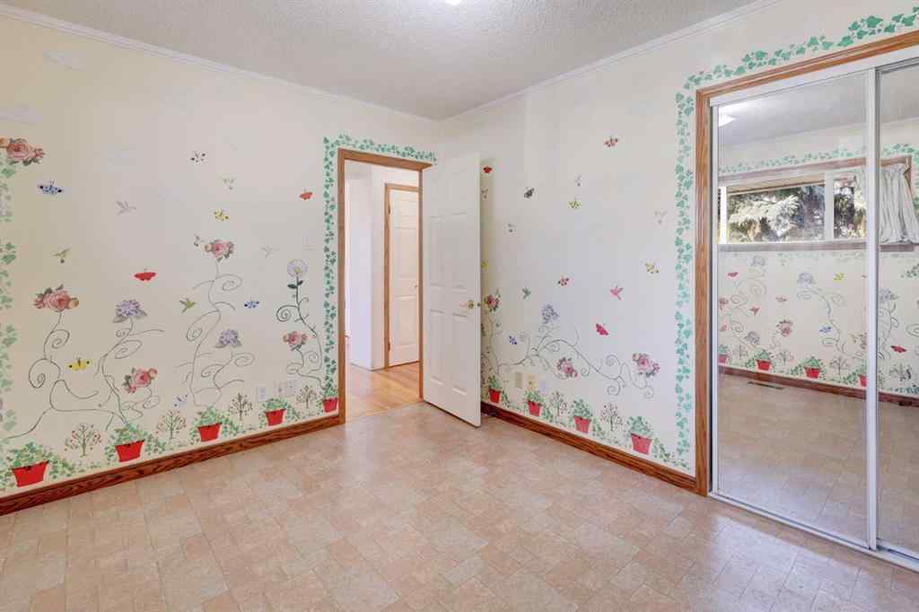 MLS® A2259528 - 8127 43 Avenue NW in Bowness Calgary, Residential