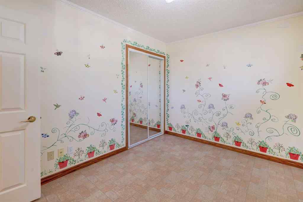 MLS® A2259528 - 8127 43 Avenue NW in Bowness Calgary, Residential