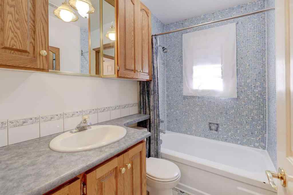 MLS® A2259528 - 8127 43 Avenue NW in Bowness Calgary, Residential