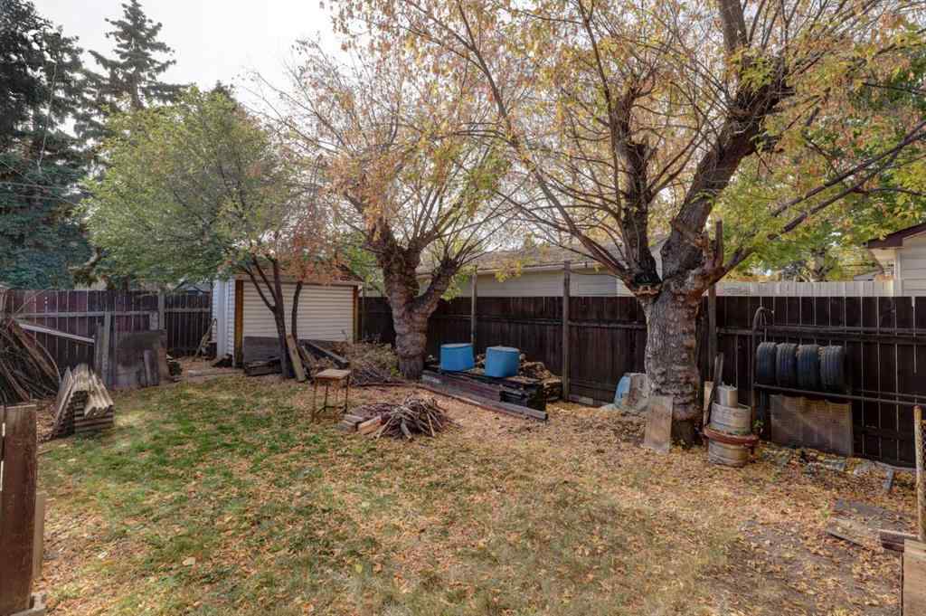 MLS® A2259528 - 8127 43 Avenue NW in Bowness Calgary, Residential