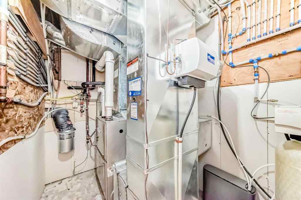 MLS® A2259560 - 716 West Chestermere Drive  in West Chestermere Drive Chestermere, Residential