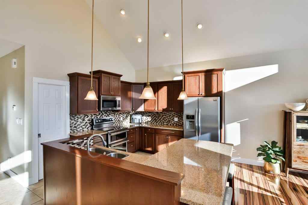 MLS® A2259592 - 804 Fairway Boulevard  in NONE Cardston, Residential