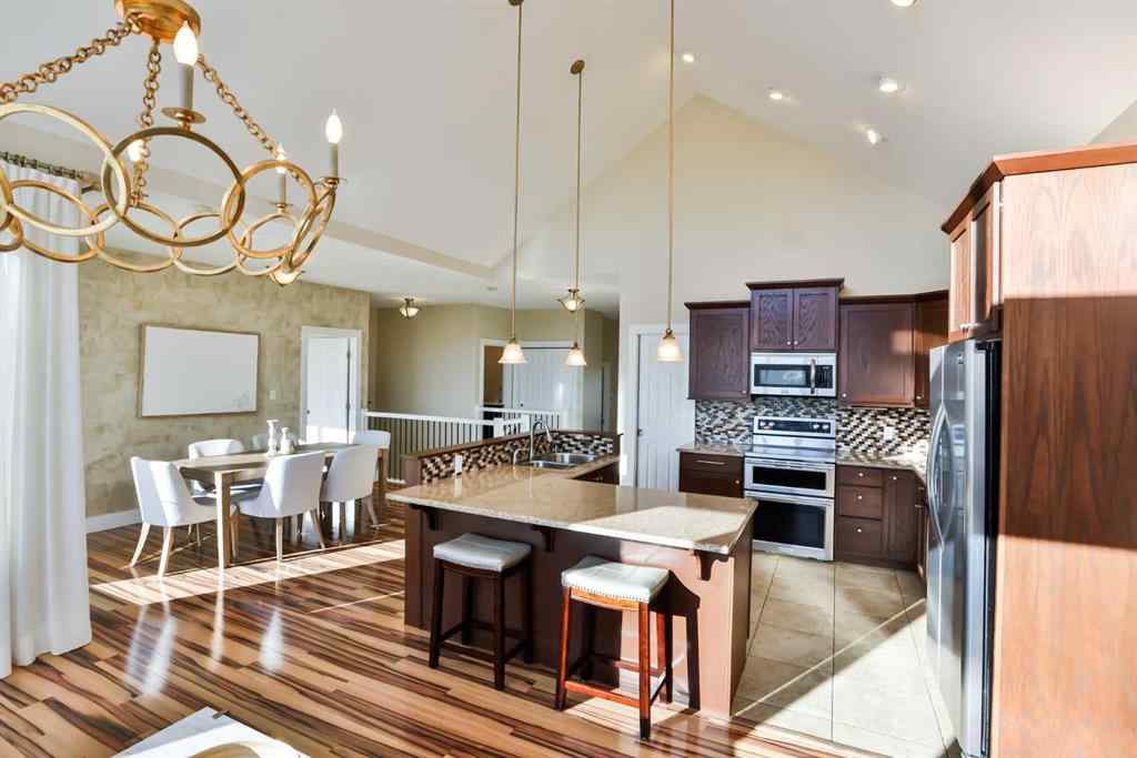 MLS® A2259592 - 804 Fairway Boulevard  in NONE Cardston, Residential