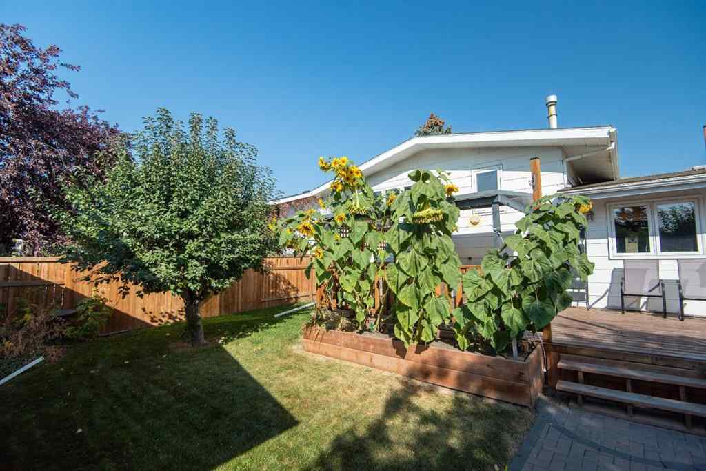 MLS® A2259614 - 25 Oates Green  in Oriole Park Red Deer, Residential