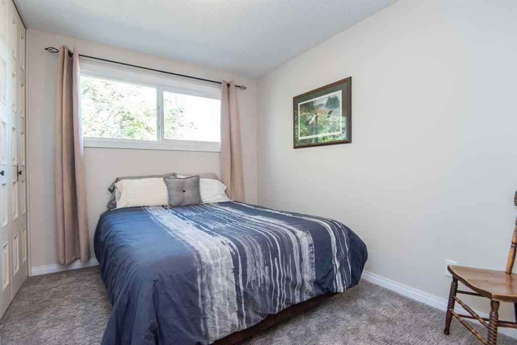 MLS® A2259614 - 25 Oates Green  in Oriole Park Red Deer, Residential