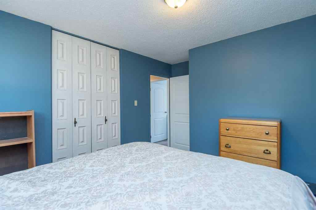 MLS® A2259614 - 25 Oates Green  in Oriole Park Red Deer, Residential