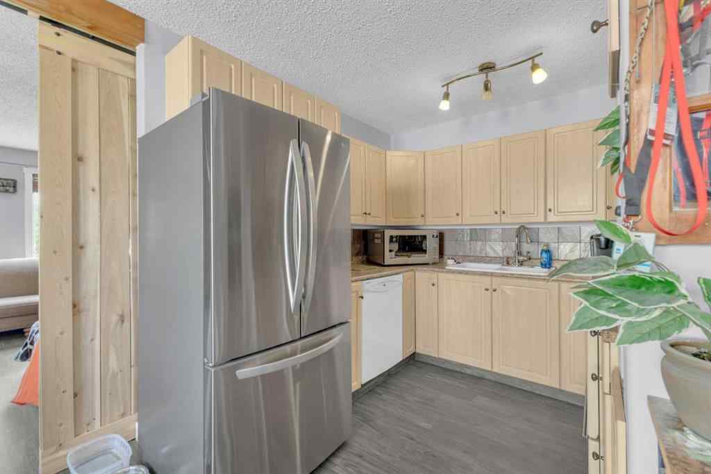 MLS® A2259619 - 4212 44 Street  in Riverside Ponoka, Residential